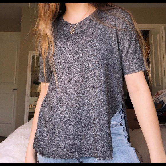 aritzia - grey side slit top - Picture 1 of 2